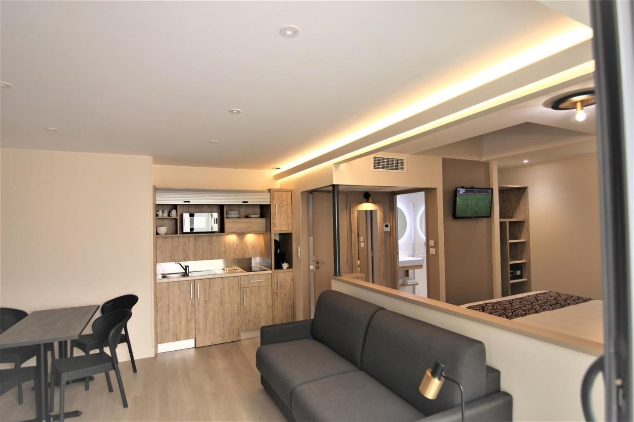Hotel Montaigne Сарла-ла-Канеда Екстериор снимка