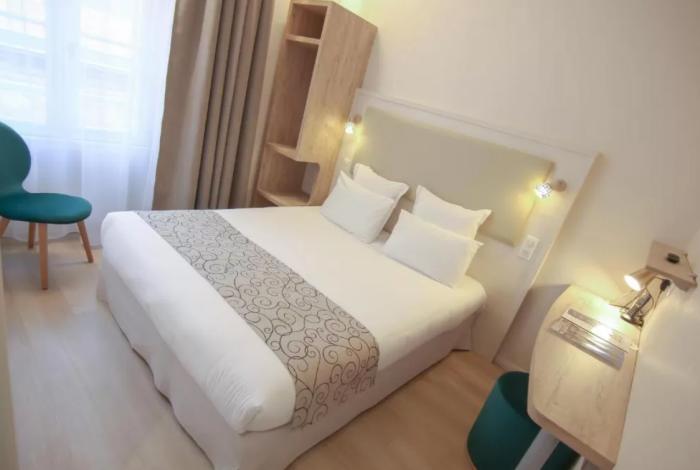 Hotel Montaigne Сарла-ла-Канеда Стая снимка